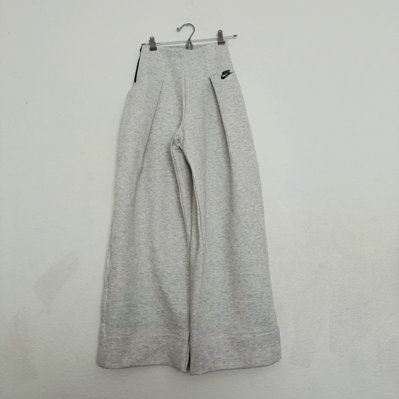 Nike Sportswear Tech Fleece Women's High-Waisted Pleated Pants Sz XS FV8052-013 - Picture 7 of 16